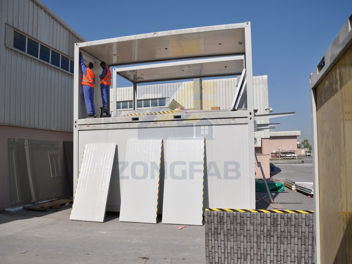 installation flat pack container house (2) installation flat pack container house (2)